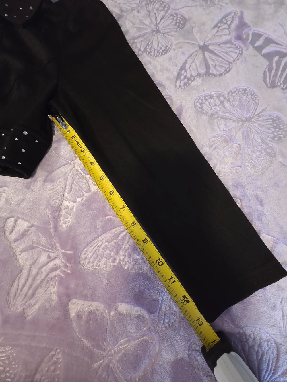 Roommates stunning black